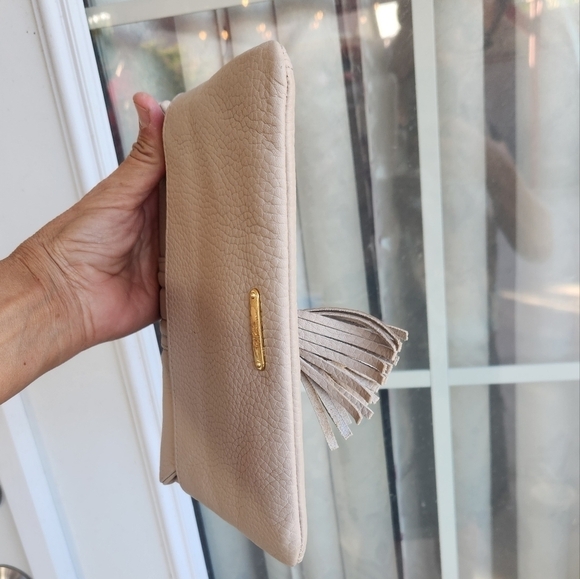 New‎ with TagsGiGi New York Ava Clutch - Picture 5 of 7